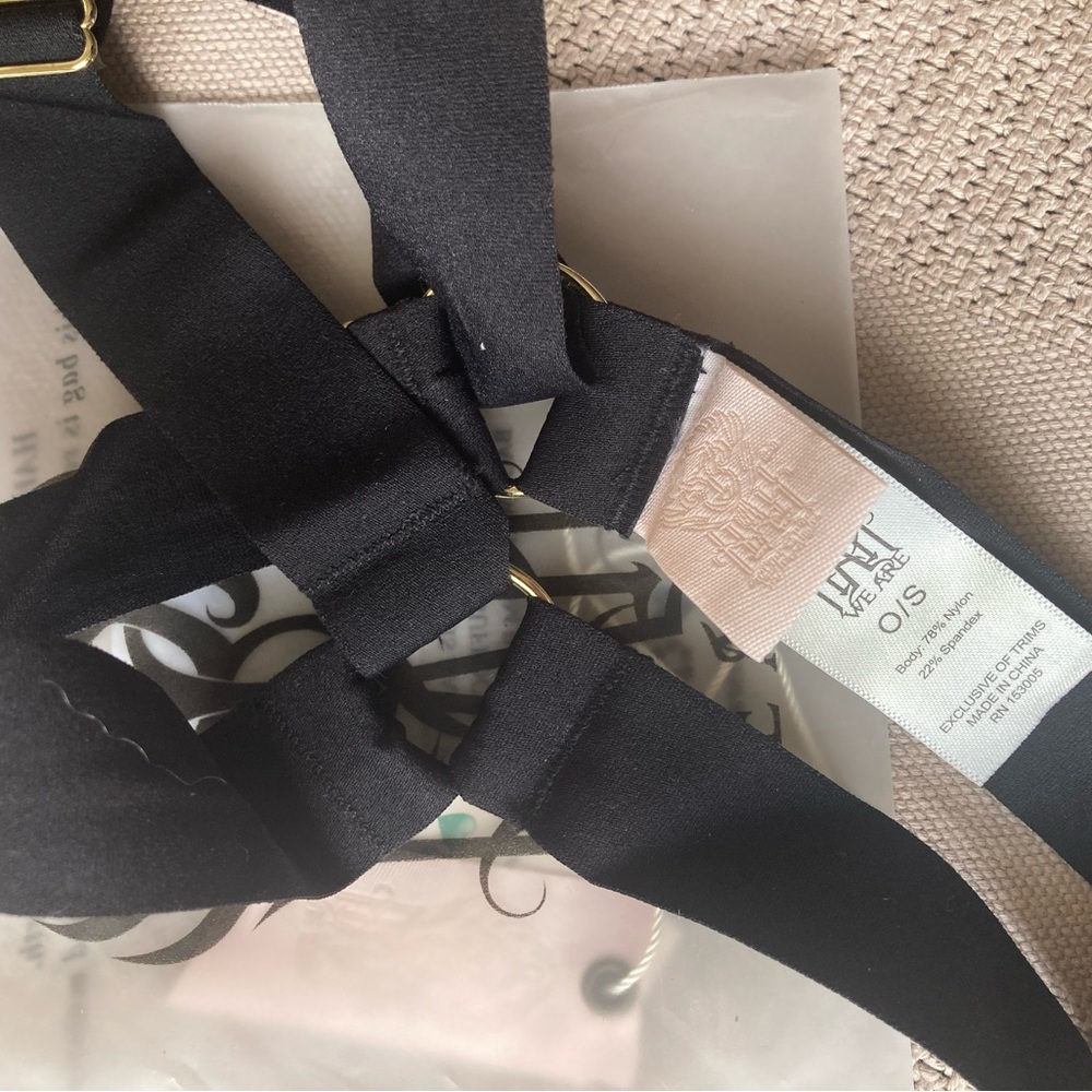 We Are HAH Garter + Harness Set Black - Picture 4 of 7